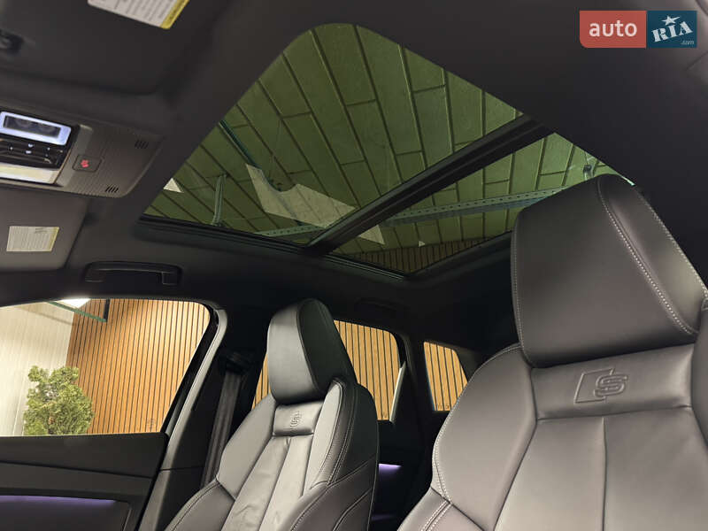 Внедорожник / Кроссовер Audi Q4 e-tron 2024 в Киеве