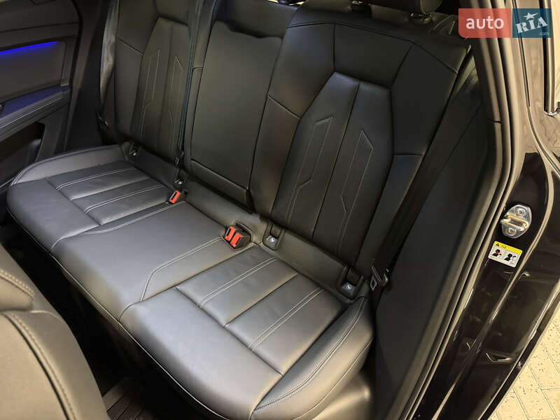 Внедорожник / Кроссовер Audi Q4 e-tron 2024 в Киеве