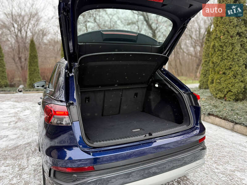 Позашляховик / Кросовер Audi Q4 e-tron 2021 в Дніпрі