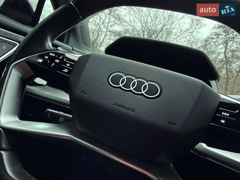 Позашляховик / Кросовер Audi Q4 e-tron 2021 в Дніпрі