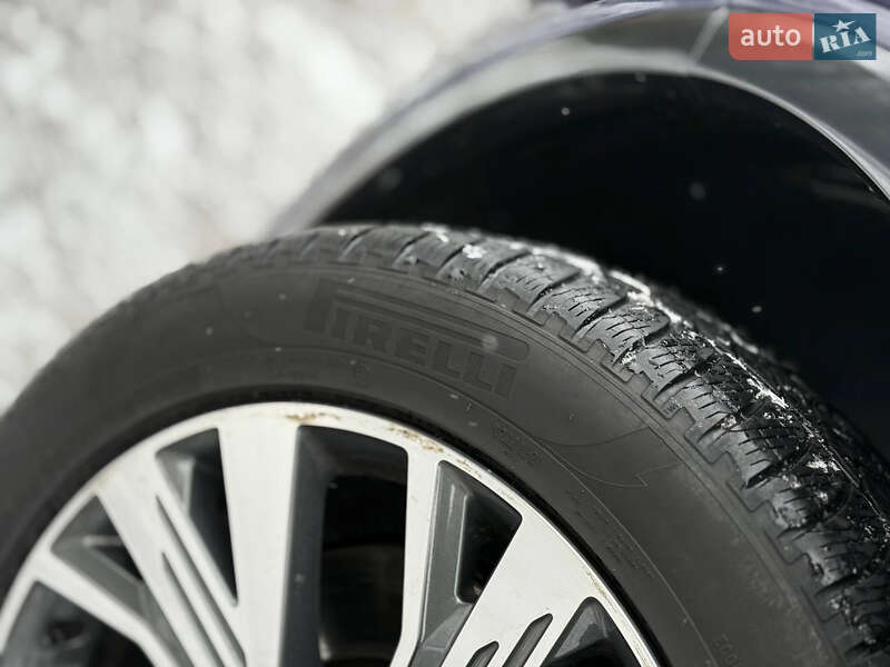 Позашляховик / Кросовер Audi Q4 e-tron 2021 в Дніпрі