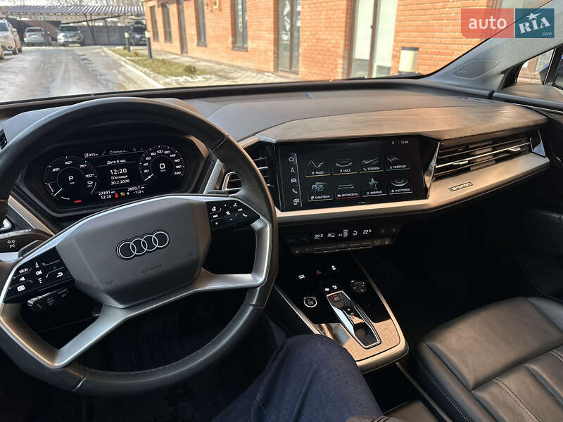 Внедорожник / Кроссовер Audi Q4 e-tron 2022 в Каменец-Подольском