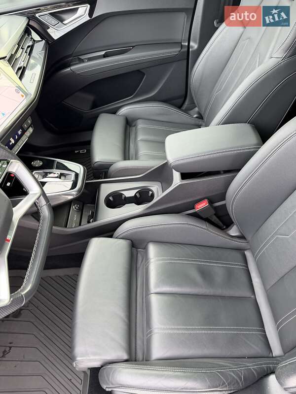 Внедорожник / Кроссовер Audi Q4 e-tron 2023 в Харькове