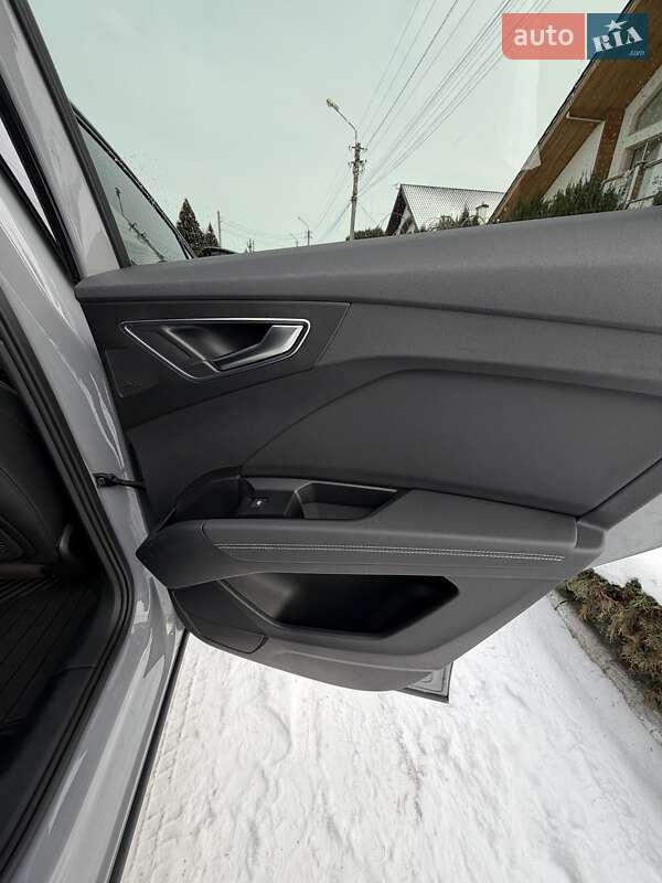 Внедорожник / Кроссовер Audi Q4 e-tron 2023 в Харькове