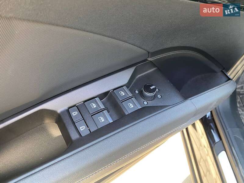 Внедорожник / Кроссовер Audi Q4 e-tron 2022 в Львове