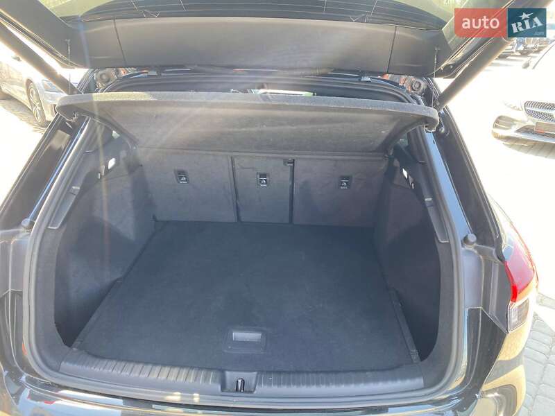 Внедорожник / Кроссовер Audi Q4 e-tron 2022 в Львове