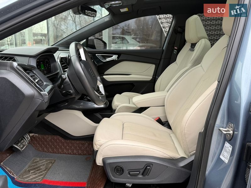 Внедорожник / Кроссовер Audi Q4 e-tron 2022 в Львове