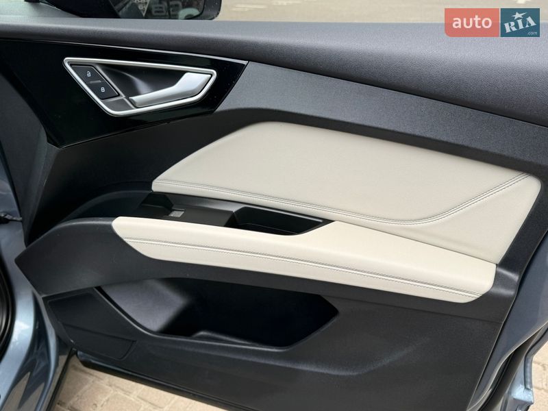 Внедорожник / Кроссовер Audi Q4 e-tron 2022 в Львове