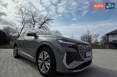 Позашляховик / Кросовер Audi Q4 e-tron 2022 в Косові