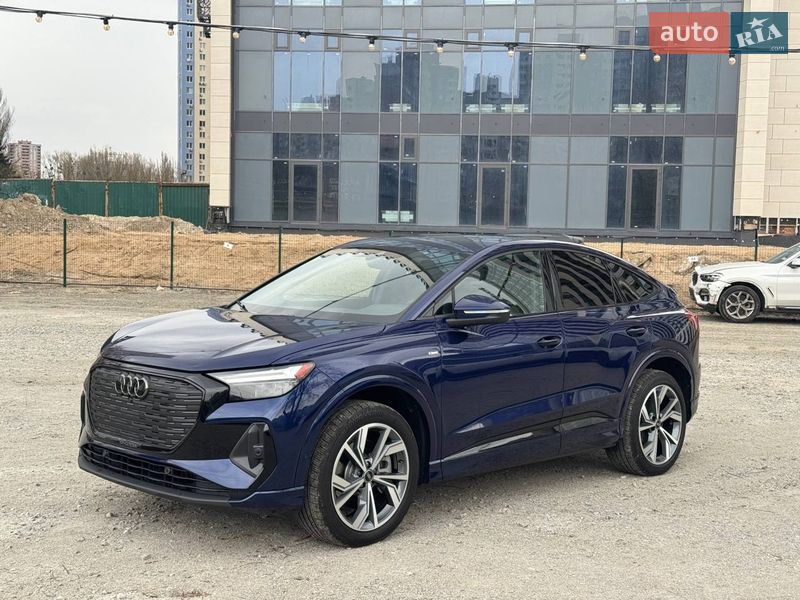 Audi Q4 e-tron 2023