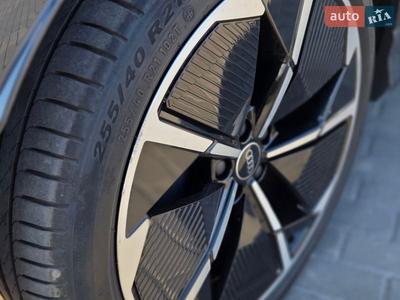 Позашляховик / Кросовер Audi Q4 e-tron 2022 в Вінниці