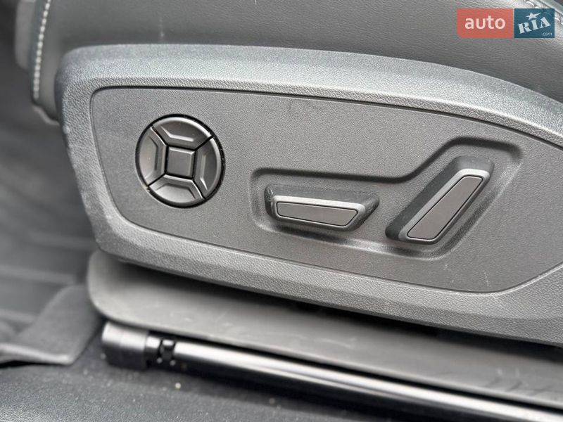 Позашляховик / Кросовер Audi Q4 e-tron 2023 в Києві