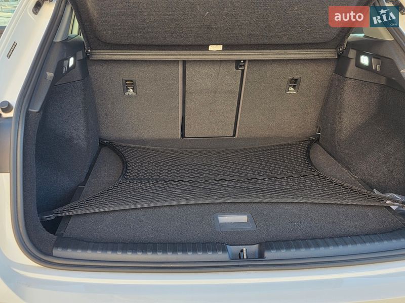 Позашляховик / Кросовер Audi Q4 e-tron 2023 в Одесі