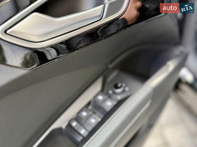 Внедорожник / Кроссовер Audi Q4 e-tron 2024 в Львове