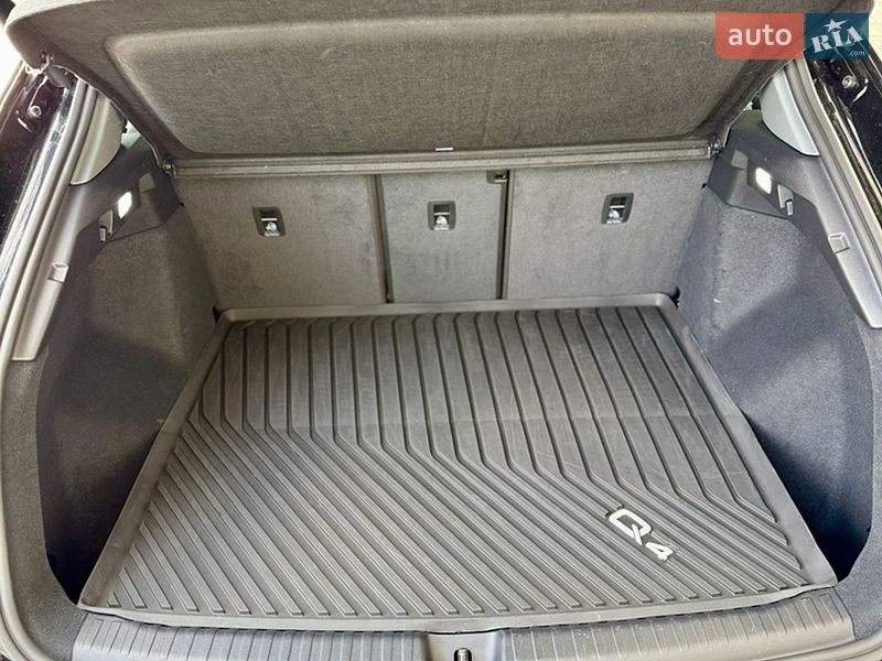 Внедорожник / Кроссовер Audi Q4 e-tron 2024 в Львове