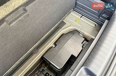 Внедорожник / Кроссовер Audi Q4 e-tron 2024 в Львове