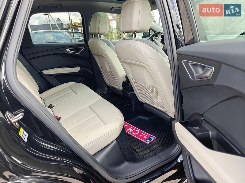 Внедорожник / Кроссовер Audi Q4 e-tron 2024 в Ивано-Франковске