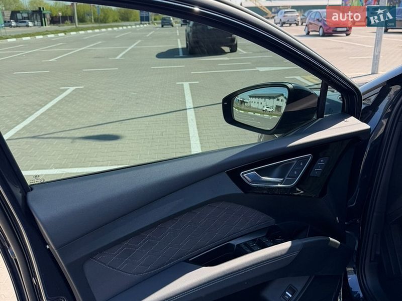 Внедорожник / Кроссовер Audi Q4 e-tron 2024 в Киеве