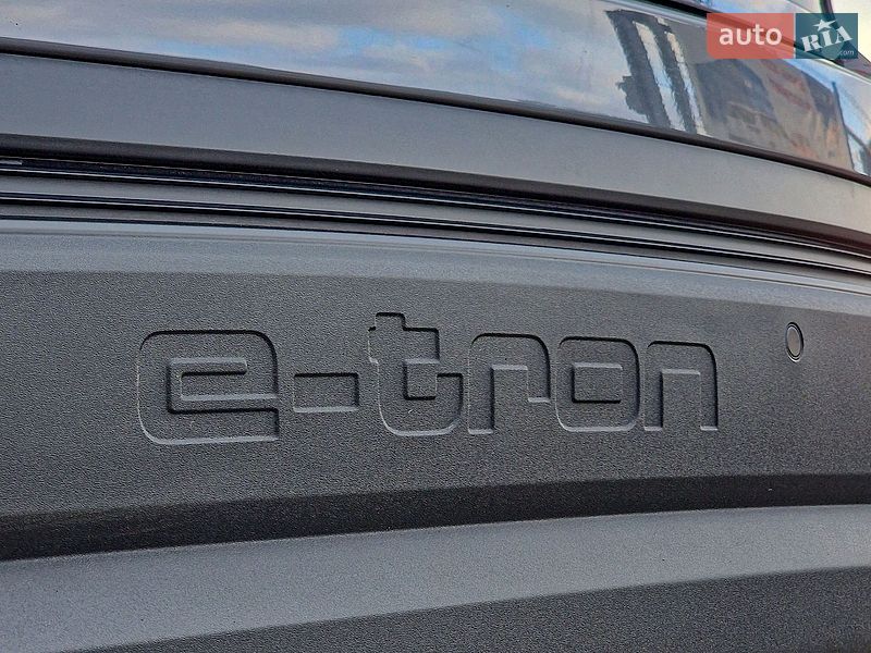 Внедорожник / Кроссовер Audi Q4 e-tron 2022 в Кременчуге