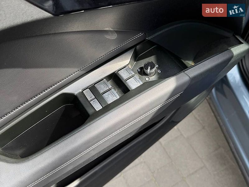 Внедорожник / Кроссовер Audi Q4 e-tron 2024 в Львове