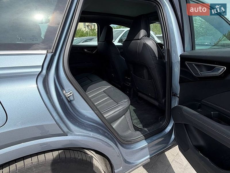 Внедорожник / Кроссовер Audi Q4 e-tron 2024 в Львове