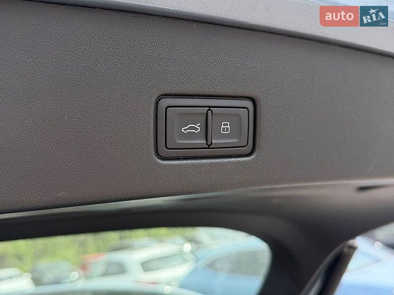 Внедорожник / Кроссовер Audi Q4 e-tron 2024 в Львове