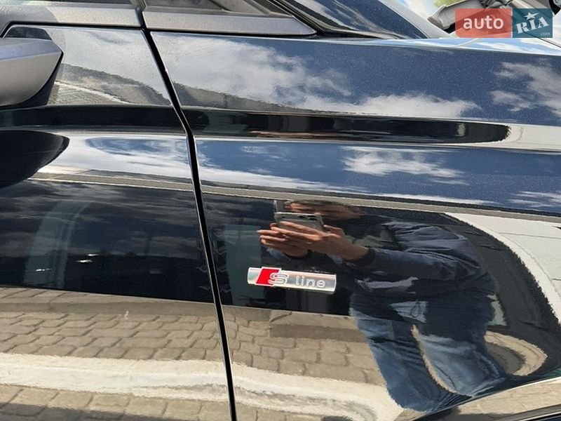 Внедорожник / Кроссовер Audi Q4 e-tron 2023 в Львове