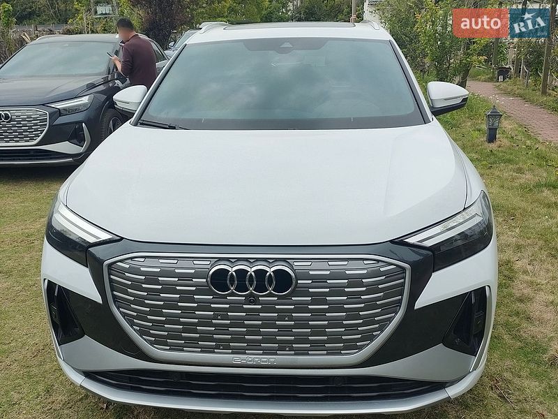 Внедорожник / Кроссовер Audi Q4 e-tron 2024 в Киеве