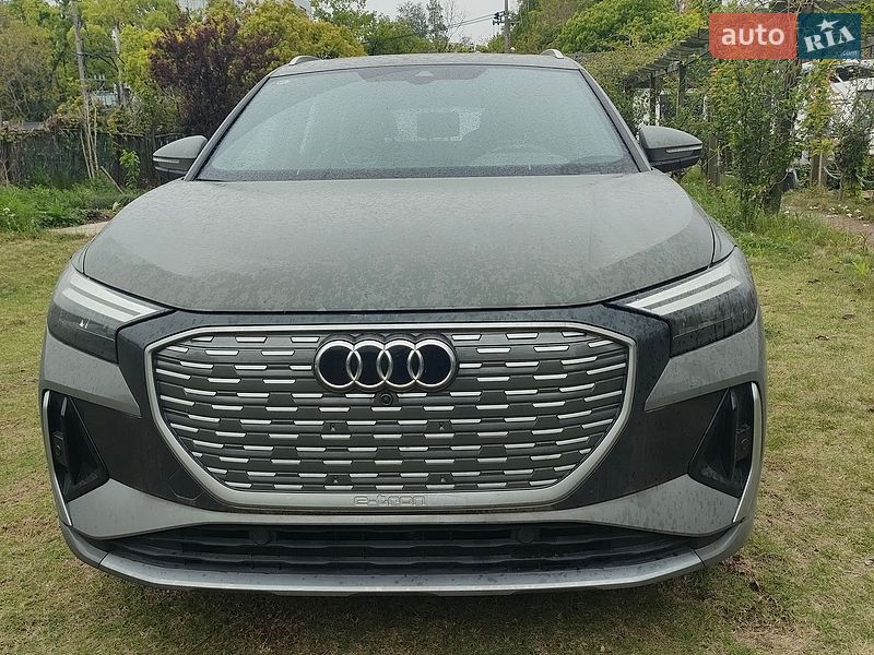 Позашляховик / Кросовер Audi Q4 e-tron 2024 в Києві