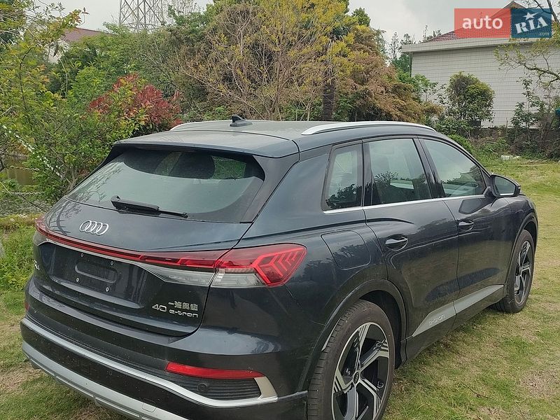 Внедорожник / Кроссовер Audi Q4 e-tron 2024 в Киеве