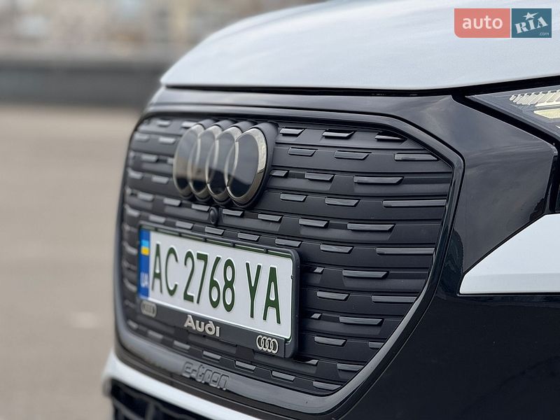 Внедорожник / Кроссовер Audi Q4 e-tron 2021 в Киеве