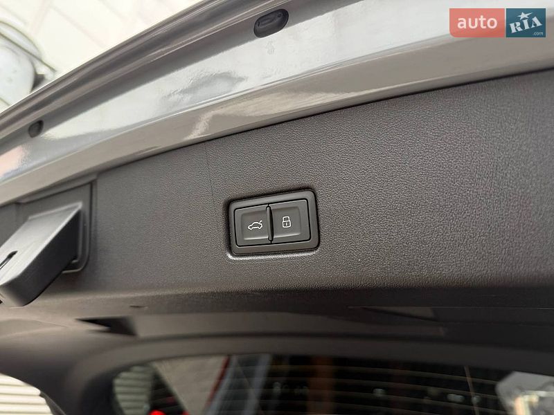 Внедорожник / Кроссовер Audi Q4 e-tron 2023 в Киеве