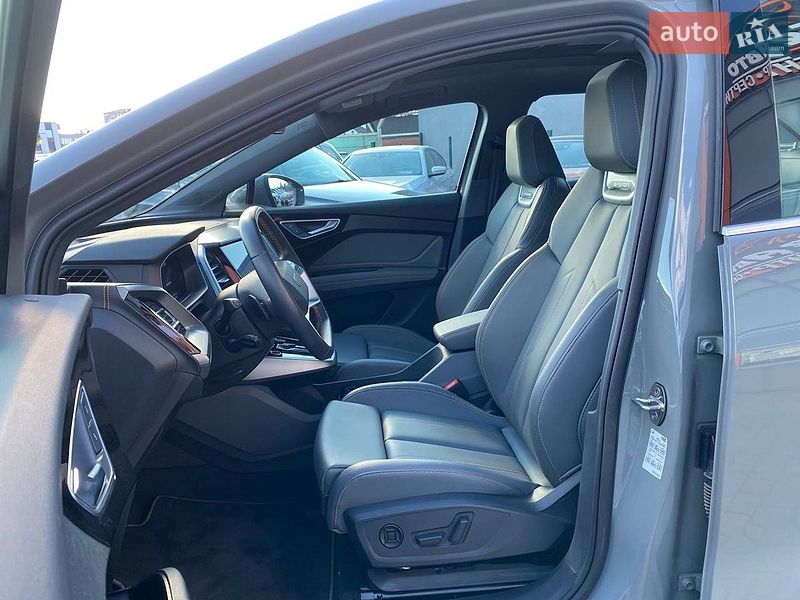 Внедорожник / Кроссовер Audi Q4 e-tron 2024 в Львове