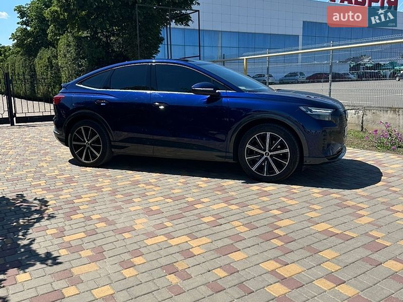 Внедорожник / Кроссовер Audi Q4 e-tron 2021 в Белгороде-Днестровском