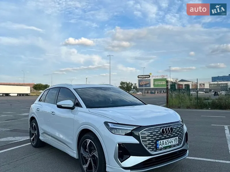 Audi Q4 e-tron 2023