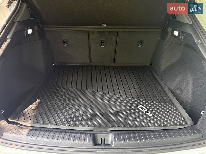 Позашляховик / Кросовер Audi Q4 e-tron 2024 в Львові