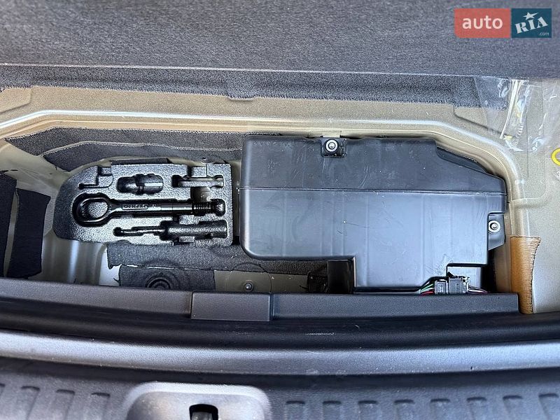 Внедорожник / Кроссовер Audi Q4 e-tron 2023 в Киеве