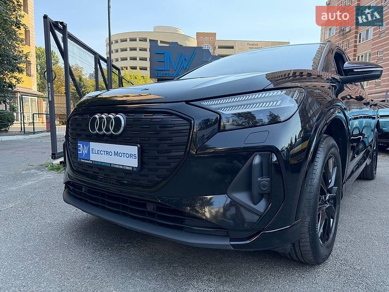 Внедорожник / Кроссовер Audi Q4 e-tron 2023 в Киеве