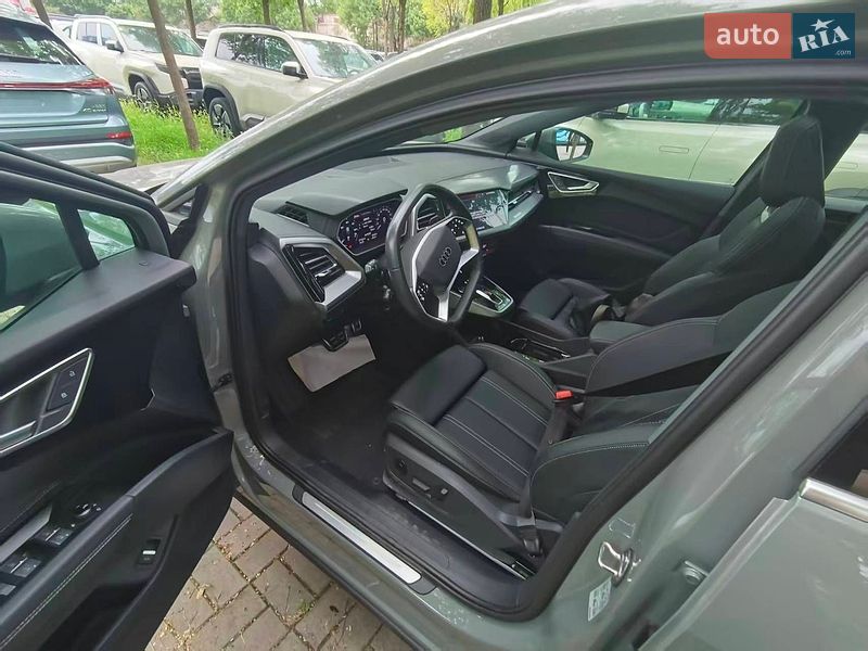 Позашляховик / Кросовер Audi Q4 e-tron 2024 в Києві фото 12 Позашляховик / Кросовер Audi Q4 e-tron 2024 в Києві