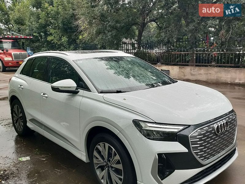 Внедорожник / Кроссовер Audi Q4 e-tron 2024 в Киеве