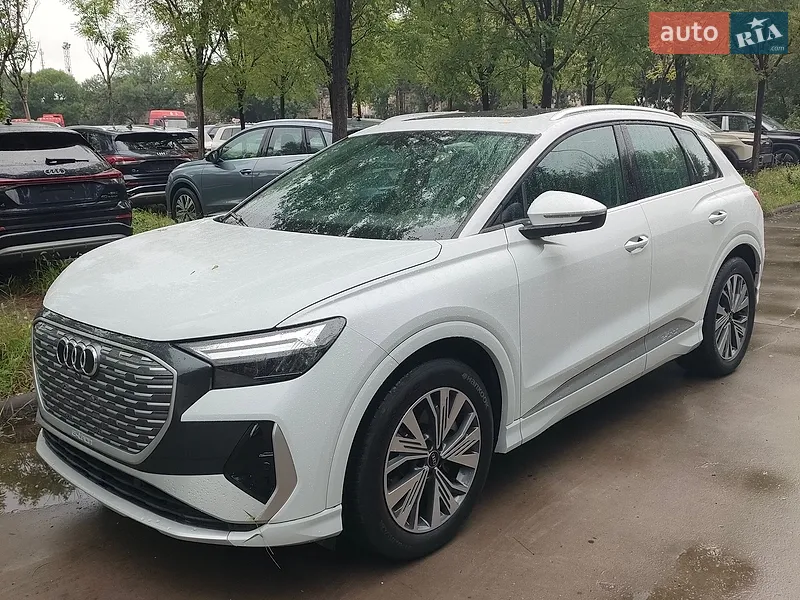 Audi Q4 e-tron 2024