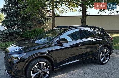 Внедорожник / Кроссовер Audi Q4 e-tron 2022 в Днепре