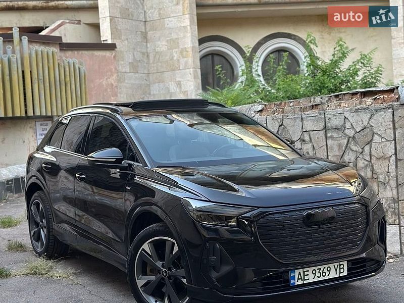 Внедорожник / Кроссовер Audi Q4 e-tron 2022 в Днепре