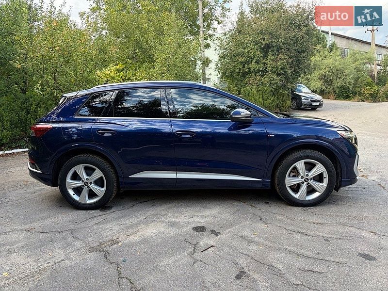 Внедорожник / Кроссовер Audi Q4 e-tron 2023 в Лубнах