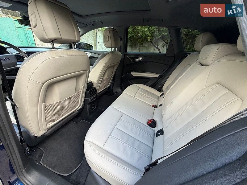 Внедорожник / Кроссовер Audi Q4 e-tron 2023 в Лубнах