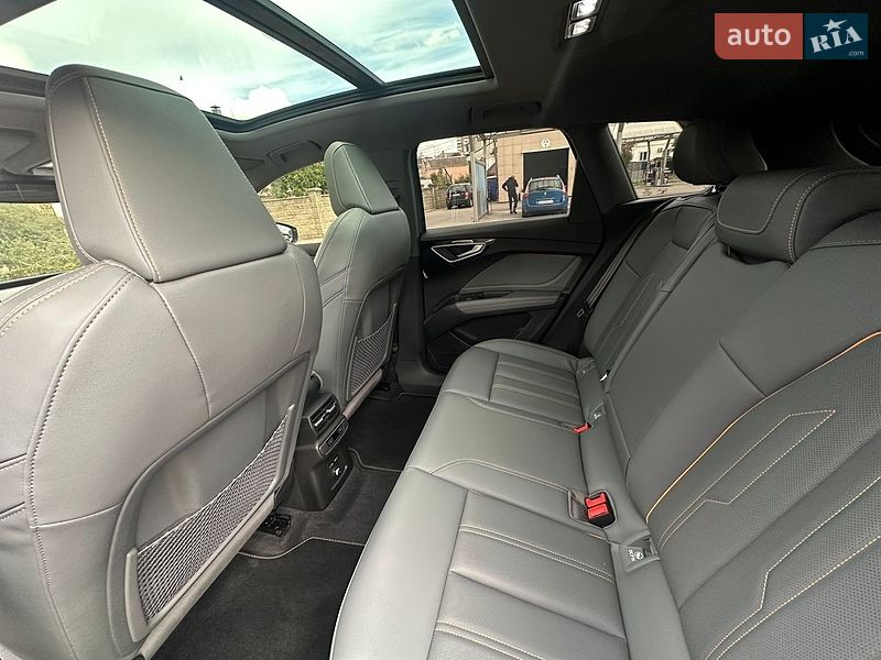 Внедорожник / Кроссовер Audi Q4 e-tron 2023 в Луцке