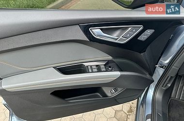Внедорожник / Кроссовер Audi Q4 e-tron 2023 в Луцке