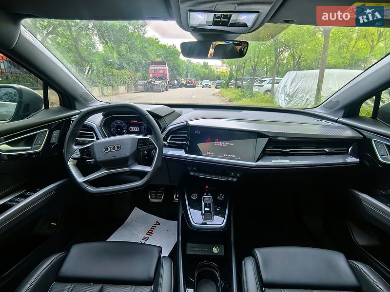 Позашляховик / Кросовер Audi Q4 e-tron 2024 в Києві