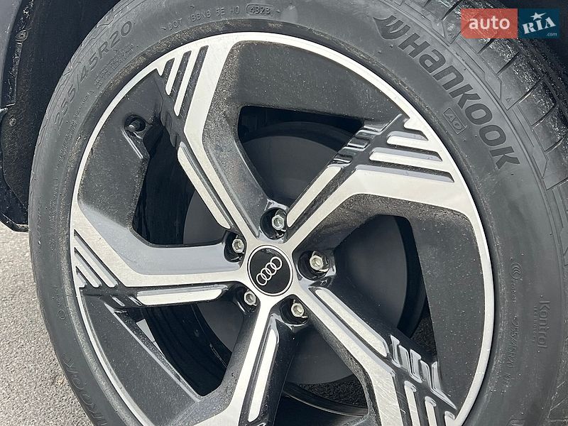 Внедорожник / Кроссовер Audi Q4 e-tron 2023 в Львове