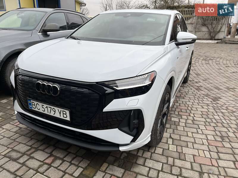 Позашляховик / Кросовер Audi Q4 Sportback e-tron 2023 в 